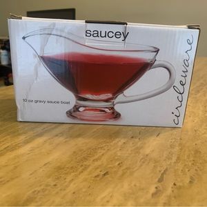 Saucey brand new 10 is gravy sauce boat.